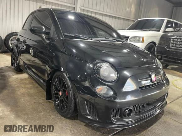 ✅ 2013 FIAT 500 Abarth • VIN: 3C3CFFFH9DT664970 • Лот: 42025095. Опубликован ранее на Copart с пробегом 121 686 миль. Бесплатный доступ к архиву аукционных продаж из США и подробный отчёт об истории автомобиля на DreamBid. Изображение 2.