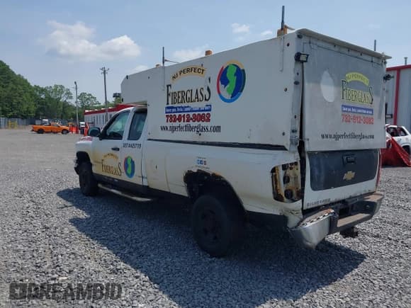 ✅ 2009 Chevrolet Silverado 2500HD Work Truck • VIN: 1GCHC49K59E135299 • Лот: 42578510. Опубликован ранее на IAAI с пробегом 318 438 миль. Бесплатный доступ к архиву аукционных продаж из США и подробный отчёт об истории автомобиля на DreamBid. Изображение 3.