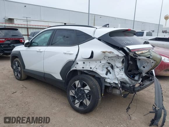 ✅ 2025 Hyundai Kona SEL • VIN: KM8HBCAB3SU199373 • Лот: 41729781. Опубликован ранее на IAAI с пробегом 21 635 миль. Бесплатный доступ к архиву аукционных продаж из США и подробный отчёт об истории автомобиля на DreamBid. Изображение 3.