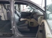 ✅ 2017 Dodge Grand Caravan SXT • VIN: 2C4RDGCGXHR801159 • Lot: 43291225. Wystawiony na IAAI z przebiegiem 126 921 mil. Bezpłatny archiwum sprzedaży aukcyjnych z USA i szczegółowy raport historii pojazdu na DreamBid. Zdjęcie 5.