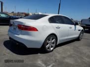 ✅ 2017 Jaguar XE 25t Prestige • VIN: SAJAE4BG1HA952939 • Lot: 63829485. Wystawiony na Copart z przebiegiem 67 543 mil. Bezpłatny archiwum sprzedaży aukcyjnych z USA i szczegółowy raport historii pojazdu na DreamBid. Zdjęcie 3.