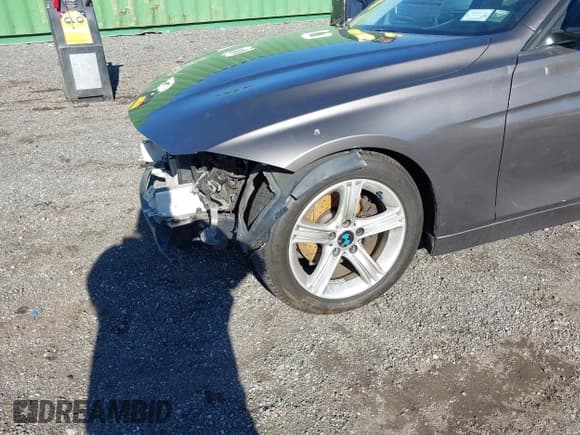 ✅ 2013 BMW 3 Series 328i xDrive • VIN: WBA3B3C57DF540722 • Lot: 43786251. Listed on IAAI with 87,207 mi. Free auction sales archive from the USA and detailed vehicle history report at DreamBid. Image 19.