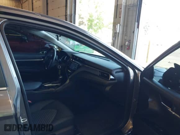 2020 Toyota Camry SE with VIN 4T1G11BK9LU011216, listed as a IAAI auction lot 42462310 with 64,376 mi miles and . Bid and sale history available at DreamBid. Image 5.