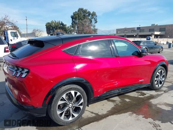 ✅ 2022 Ford Mustang Mach-E Premium • VIN: 3FMTK3R7XNMA02847 • Lot: 42123025. Listed on IAAI with 50,014 mi. Free auction sales archive from the USA and detailed vehicle history report at DreamBid. Image 4.