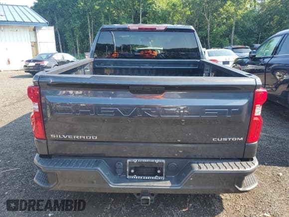 ✅ 2021 Chevrolet Silverado 1500 Custom • VIN: 1GCPYBEK5MZ408718 • Lot: 65639824. Wystawiony na Copart z przebiegiem 40 413 mil. Bezpłatny archiwum sprzedaży aukcyjnych z USA i szczegółowy raport historii pojazdu na DreamBid. Zdjęcie 6.