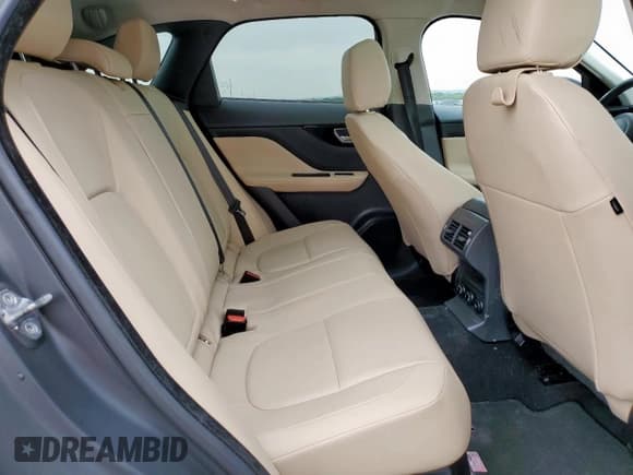 ✅ 2017 Jaguar F-Pace 35t • VIN: SADCS2BV1HA065476 • Lot: 55489435. Wystawiony na Copart z przebiegiem 132 229 mil. Bezpłatny archiwum sprzedaży aukcyjnych z USA i szczegółowy raport historii pojazdu na DreamBid. Zdjęcie 11.