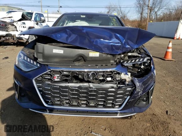 ✅ 2020 Audi S4 Premium Plus • VIN: WAUB4AF49LA028338 • Lot: 46905664. Wystawiony na Copart z przebiegiem 28 147 mil. Bezpłatny archiwum sprzedaży aukcyjnych z USA i szczegółowy raport historii pojazdu na DreamBid. Zdjęcie 5.