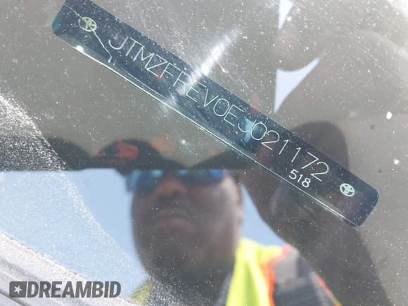 ✅ 2014 Toyota RAV4 LE • VIN: JTMZFREV0EJ021172 • Lot: 42123498. Listed on IAAI with 63,846 mi. Free auction sales archive from the USA and detailed vehicle history report at DreamBid. Image 9.