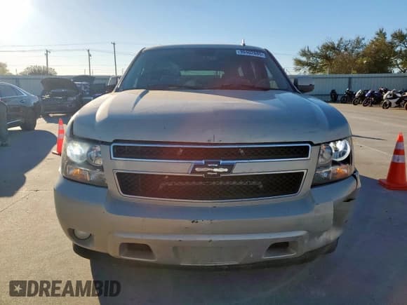 ✅ 2007 Chevrolet Suburban LT • VIN: 3GNFC16077G141157 • Лот: 90402685. Опубликован ранее на Copart с пробегом Не указан. Бесплатный доступ к архиву аукционных продаж из США и подробный отчёт об истории автомобиля на DreamBid. Изображение 5.