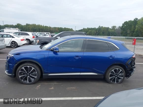 ✅ 2024 VinFast VF 8 Plus • VIN: RLLV1AFA9RH007994 • Lot: 43343167. Wystawiony na IAAI z przebiegiem 11 888 mil. Bezpłatny archiwum sprzedaży aukcyjnych z USA i szczegółowy raport historii pojazdu na DreamBid. Zdjęcie 14.