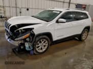 ✅ 2016 Jeep Cherokee Latitude • VIN: 1C4PJMCS5GW326917 • Lot: 93899895. Wystawiony na Copart z przebiegiem 103 152 mil. Bezpłatny archiwum sprzedaży aukcyjnych z USA i szczegółowy raport historii pojazdu na DreamBid. Zdjęcie 1.