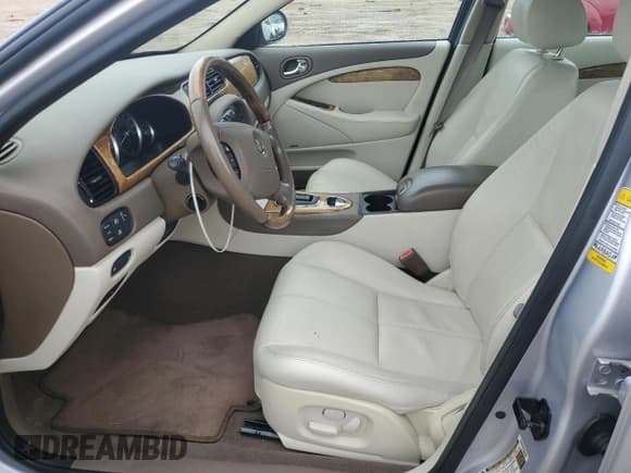 ✅ 2006 Jaguar S-Type 4.2 • VIN: SAJWA01B56HN57201 • Lot: 70878244. Wystawiony na Copart z przebiegiem 99 695 mil. Bezpłatny archiwum sprzedaży aukcyjnych z USA i szczegółowy raport historii pojazdu na DreamBid. Zdjęcie 7.