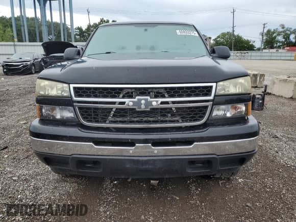 2006 Chevrolet Silverado 1500 LT1 z VIN 2GCEK13T561122989, wystawiony jako Copart lot #65933275 z przebiegiem 199 764 mil mil oraz Szkoda całkowita • Salvage title. Historia ofert i sprzedaży dostępna na DreamBid. Obrazek 5.