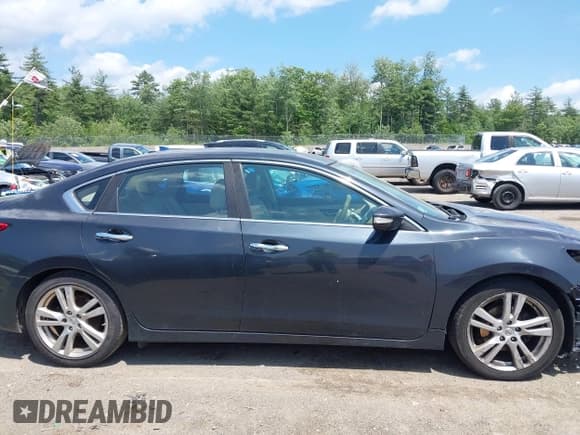 ✅ 2016 Nissan Altima SL • VIN: 1N4BL3AP3GC121102 • Lot: 42538458. Wystawiony na IAAI z przebiegiem 163 079 mil. Bezpłatny archiwum sprzedaży aukcyjnych z USA i szczegółowy raport historii pojazdu na DreamBid. Zdjęcie 14.