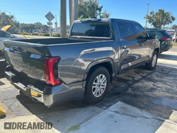 ✅ 2023 Toyota Tundra SR5 • VIN: 5TFLA5DB0PX063393 • Лот: 93339195. Опубликован ранее на Copart с пробегом 39 980 миль. Бесплатный доступ к архиву аукционных продаж из США и подробный отчёт об истории автомобиля на DreamBid. Изображение 4.