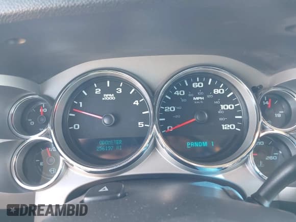 ✅ 2008 Chevrolet Silverado 2500HD 1LT • VIN: 1GCHC23668F121517 • Lot: 42783735. Wystawiony na IAAI z przebiegiem 256 197 mil. Bezpłatny archiwum sprzedaży aukcyjnych z USA i szczegółowy raport historii pojazdu na DreamBid. Zdjęcie 7.