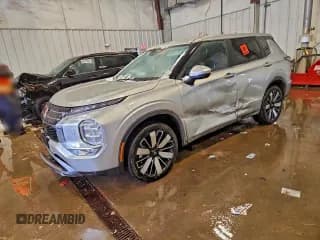 ✅ 2025 Mitsubishi Outlander SE • VIN: JA4J4VA85SZ035085 • Lot: 96363865. Listed on Copart with 17,077 mi. Free auction sales archive from the USA and detailed vehicle history report at DreamBid. Image 1.