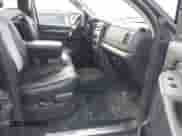 2005 Dodge 1500 SLT z VIN 1D7HU18DX5S142037, wystawiony jako IAAI lot #43557449 z przebiegiem 207 278 mil mil oraz . Historia ofert i sprzedaży dostępna na DreamBid. Obrazek 5.