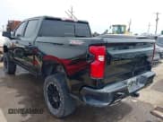 ✅ 2019 Chevrolet Silverado 1500 LT Trail Boss • VIN: 3GCPYFED4KG297004 • Lot: 42984504. Wystawiony na IAAI z przebiegiem 136 915 mil. Bezpłatny archiwum sprzedaży aukcyjnych z USA i szczegółowy raport historii pojazdu na DreamBid. Zdjęcie 3.