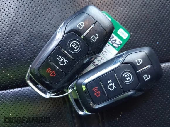 ✅ 2017 Lincoln MKX Reserve • VIN: 2LMPJ8LP5HBL52519 • Lot: 42070312. Listed on IAAI with 133,300 mi. Free auction sales archive from the USA and detailed vehicle history report at DreamBid. Image 11.