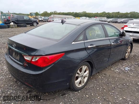 ✅ 2013 Hyundai Sonata SE • VIN: 5NPEC4AC7DH511971 • Лот: 43294217. Опубликован ранее на IAAI с пробегом Не указан. Бесплатный доступ к архиву аукционных продаж из США и подробный отчёт об истории автомобиля на DreamBid. Изображение 4.