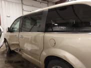 ✅ 2010 Chrysler Town & Country Limited • VIN: 2A4RR7DX5AR386462 • Lot: 41781713. Wystawiony na IAAI z przebiegiem 183 091 mil. Bezpłatny archiwum sprzedaży aukcyjnych z USA i szczegółowy raport historii pojazdu na DreamBid. Zdjęcie 15.