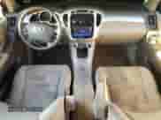 2007 Toyota Highlander с VIN JTEGD21A070156129, выставлен на аукционе Copart как лот 71110235 с пробегом 235 304 миль миль и Списание • Salvage title. История ставок и продаж доступна на DreamBid. Изображение 8.