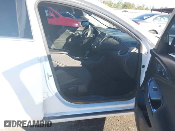 2020 Chevrolet Malibu LT с VIN 1G1ZD5ST8LF066550, выставлен на аукционе IAAI как лот 43602108 с пробегом Не указан миль и . История ставок и продаж доступна на DreamBid. Изображение 5.