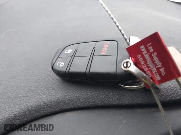 ✅ 2017 Jeep Renegade Sport • VIN: ZACCJAAH3HPF05721 • Lot: 41483463. Wystawiony na IAAI z przebiegiem 86 414 mil. Bezpłatny archiwum sprzedaży aukcyjnych z USA i szczegółowy raport historii pojazdu na DreamBid. Zdjęcie 11.