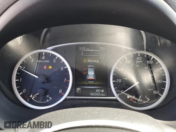 ✅ 2018 Nissan Sentra S • VIN: 3N1AB7AP9JY271927 • Lot: 61014035. Wystawiony na Copart z przebiegiem 96 242 mil. Bezpłatny archiwum sprzedaży aukcyjnych z USA i szczegółowy raport historii pojazdu na DreamBid. Zdjęcie 9.