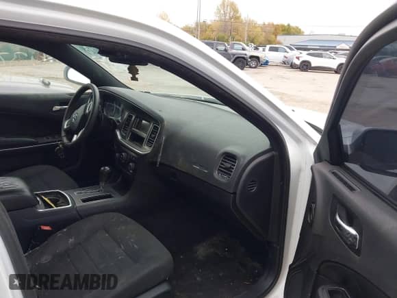 ✅ 2012 Dodge Charger SE • VIN: 2C3CDXBG9CH214445 • Lot: 43583603. Wystawiony na IAAI z przebiegiem 231 762 mil. Bezpłatny archiwum sprzedaży aukcyjnych z USA i szczegółowy raport historii pojazdu na DreamBid. Zdjęcie 5.