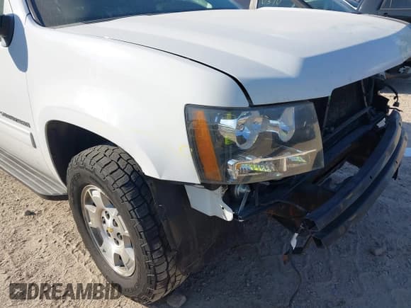 ✅ 2014 Chevrolet Suburban LT • VIN: 1GNSKJE7XER207987 • Lot: 43375552. Listed on IAAI with 146,389 mi. Free auction sales archive from the USA and detailed vehicle history report at DreamBid. Image 17.