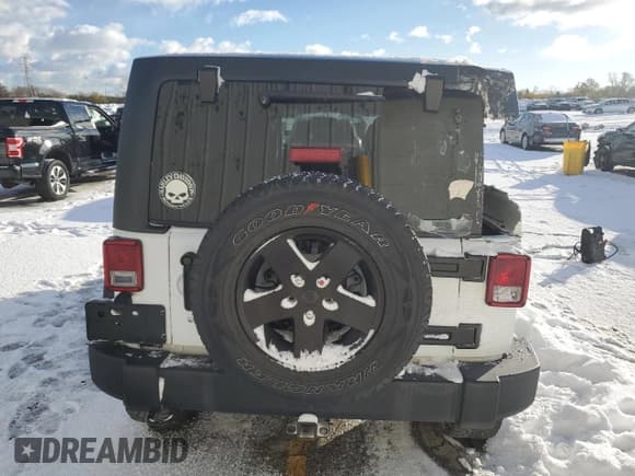 ✅ 2017 Jeep Wrangler Unlimited Sport • VIN: 1C4BJWDG9HL733982 • Lot: 86607005. Wystawiony na Copart z przebiegiem 139 407 mil. Bezpłatny archiwum sprzedaży aukcyjnych z USA i szczegółowy raport historii pojazdu na DreamBid. Zdjęcie 6.