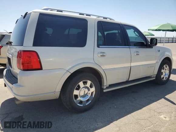✅ 2006 Lincoln Navigator Luxury • VIN: 5LMFU27596LJ17295 • Lot: 60658675. Listed on Copart with 291,038 mi. Free auction sales archive from the USA and detailed vehicle history report at DreamBid. Image 3.