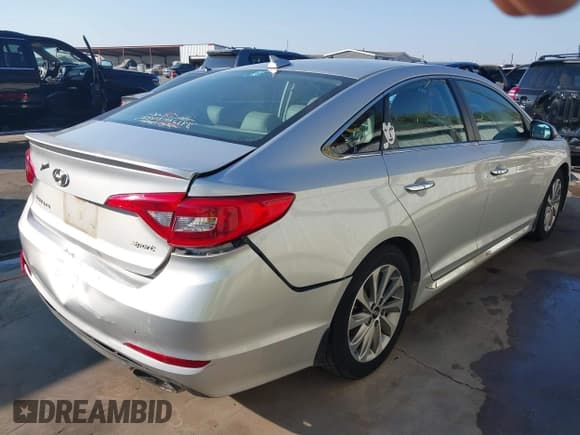 ✅ 2017 Hyundai Sonata Sport • VIN: 5NPE34AF9HH441521 • Лот: 43338565. Опубликован ранее на IAAI с пробегом 160 875 миль. Бесплатный доступ к архиву аукционных продаж из США и подробный отчёт об истории автомобиля на DreamBid. Изображение 4.
