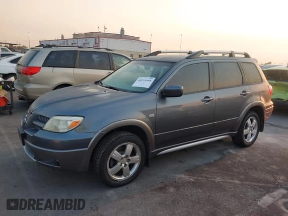 ✅ 2005 Mitsubishi Outlander XLS • VIN: JA4LX41F75U022428 • Lot: 40293668. Listed on IAAI with 190,917 mi. Free auction sales archive from the USA and detailed vehicle history report at DreamBid. Image 14.