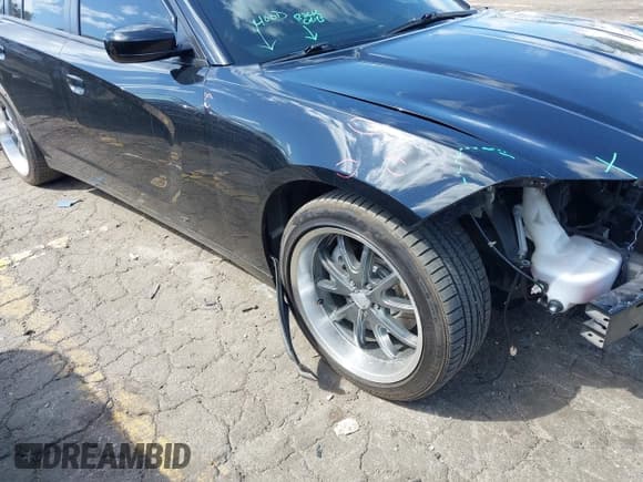 ✅ 2016 Dodge Charger R/T • VIN: 2C3CDXCT0GH187105 • Lot: 42009427. Listed on IAAI with 129,888 mi. Free auction sales archive from the USA and detailed vehicle history report at DreamBid. Image 17.