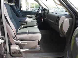 2013 Chevrolet Silverado 1500 LT z VIN 1GCRCSE02DZ272960, wystawiony jako IAAI lot #43469383 z przebiegiem 77 796 mil mil oraz . Historia ofert i sprzedaży dostępna na DreamBid. Obrazek 5.