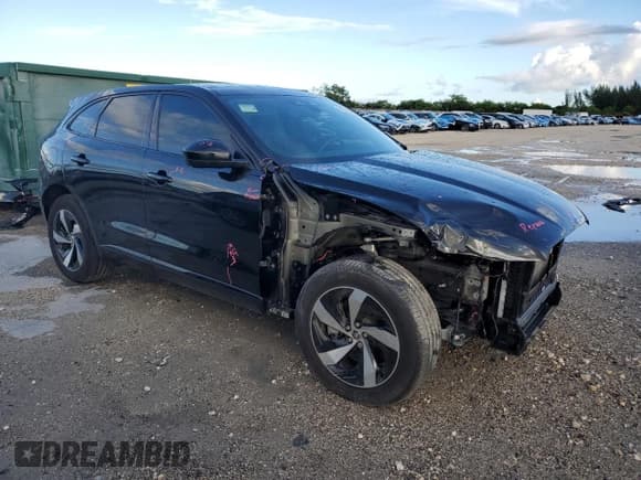 ✅ 2024 Jaguar F-Pace R-Dynamic S • VIN: SADCT2EX7RA735785 • Lot: 85274945. Listed on Copart with 4,779 mi. Free auction sales archive from the USA and detailed vehicle history report at DreamBid. Image 4.