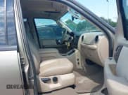 ✅ 2003 Ford Expedition Special Service • VIN: 1FMPU15L13LC51426 • Lot: 42397176. Wystawiony na IAAI z przebiegiem 153 830 mil. Bezpłatny archiwum sprzedaży aukcyjnych z USA i szczegółowy raport historii pojazdu na DreamBid. Zdjęcie 5.