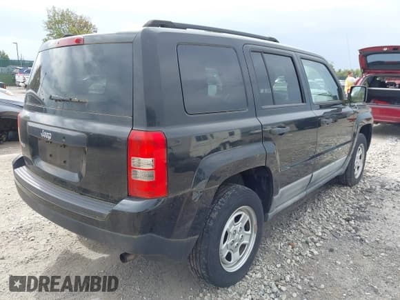 ✅ 2011 Jeep Patriot Sport • VIN: 1J4NF1GBXBD107533 • Лот: 43239386. Опубликован ранее на IAAI с пробегом 98 000 миль. Бесплатный доступ к архиву аукционных продаж из США и подробный отчёт об истории автомобиля на DreamBid. Изображение 4.