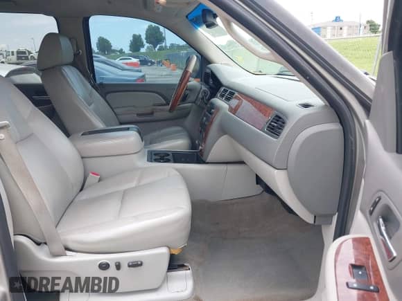 2007 Chevrolet Silverado 1500 1LT with VIN 2GCEK13M071568798, listed as a IAAI auction lot 42287095 with 308,994 mi miles and . Bid and sale history available at DreamBid. Image 5.