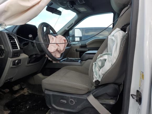 ✅ 2017 Ford F-350 Platinum • VIN: 1FT8W3B68HED01070 • Lot: 42034125. Listed on Copart with Not provided. Free auction sales archive from the USA and detailed vehicle history report at DreamBid. Image 7.