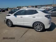 ✅ 2024 Buick Encore GX Avenir • VIN: KL4AMFSL9RB017071 • Lot: 52003565. Wystawiony na Copart z przebiegiem 8 013 mil. Bezpłatny archiwum sprzedaży aukcyjnych z USA i szczegółowy raport historii pojazdu na DreamBid. Zdjęcie 2.