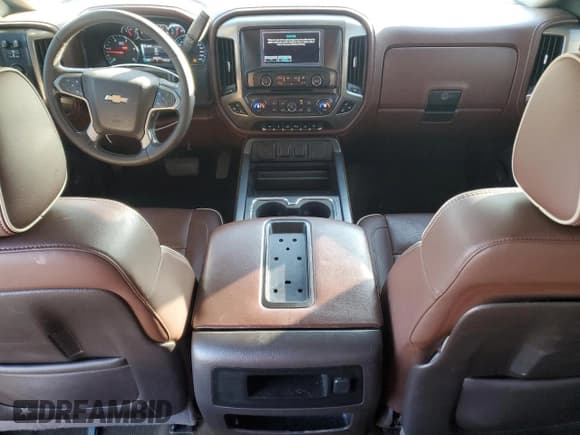 ✅ 2015 Chevrolet Silverado 2500HD High Country • VIN: 1GC1KXE82FF501435 • Lot: 91741215. Wystawiony na Copart z przebiegiem 296 636 mil. Bezpłatny archiwum sprzedaży aukcyjnych z USA i szczegółowy raport historii pojazdu na DreamBid. Zdjęcie 8.