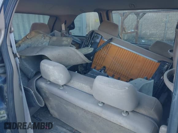 ✅ 2002 Dodge Caravan Sport • VIN: 1B4GP45372B643390 • Lot: 43728216. Listed on IAAI with 144,421 mi. Free auction sales archive from the USA and detailed vehicle history report at DreamBid. Image 8.