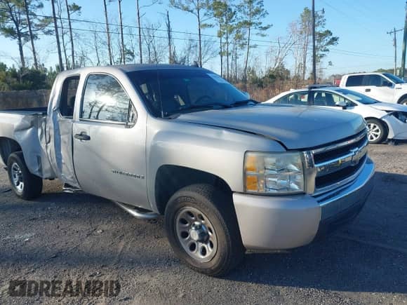 2008 Chevrolet Silverado 1500 Work Truck z VIN 1GCEC19X28Z147009, wystawiony jako IAAI lot #41497427 z przebiegiem 181 415 mil mil oraz . Historia ofert i sprzedaży dostępna na DreamBid. Obrazek 1.