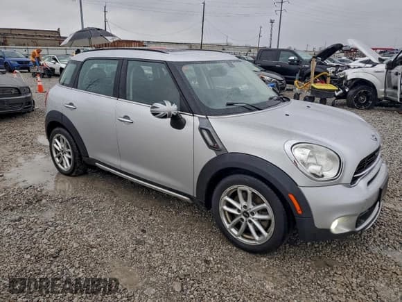 ✅ 2016 MINI Countryman S • VIN: WMWZC5C52GWU02383 • Lot: 96075175. Listed on Copart with 115,928 mi. Free auction sales archive from the USA and detailed vehicle history report at DreamBid. Image 4.
