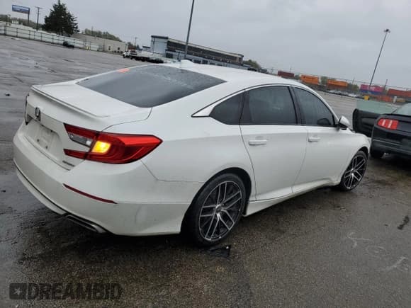 ✅ 2018 Honda Accord Sport • VIN: 1HGCV1F38JA212891 • Lot: 89797285. Listed on Copart with 192,261 mi. Free auction sales archive from the USA and detailed vehicle history report at DreamBid. Image 3.