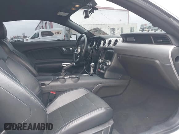 ✅ 2019 Ford Mustang EcoBoost • VIN: 1FA6P8TH6K5176777 • Lot: 42094651. Listed on IAAI with 51,641 mi. Free auction sales archive from the USA and detailed vehicle history report at DreamBid. Image 5.